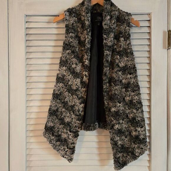Tart Faux Fur Open Vest Medium - Picture 1 of 5